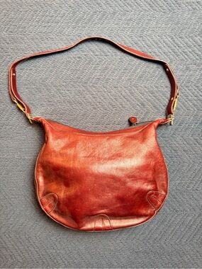 Vintage Goldpfeil Sport Leather Shoulder Bag – Burgundy  – Made in Germany RARE